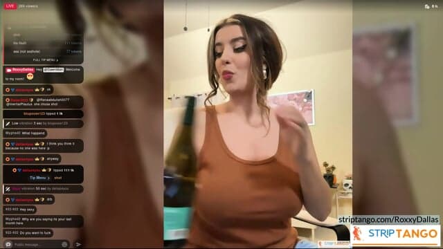 RoxxyDallas, on Open Talk. Sign-Up for Live Interaction and Chat in StripTango,RoxxyDallas
