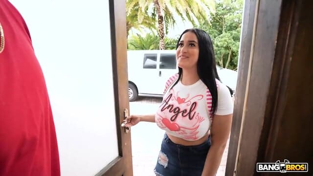 BANGBROS - Watch Nia Bleu Expose Her Huge Tits And Ass Before She Enjoys An Enormous Dick
