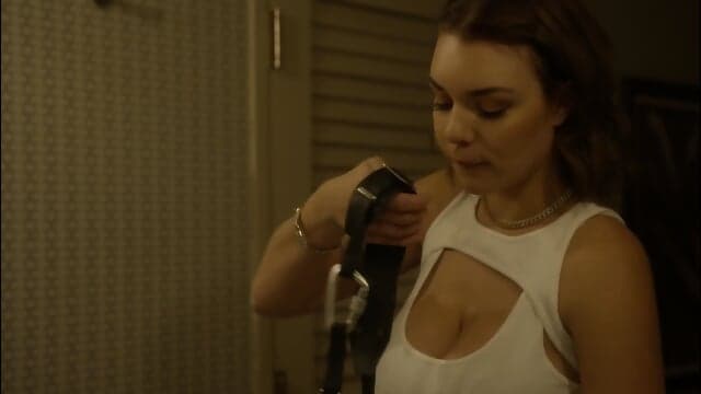 I Get Gabbie To Stop By My Room Tonight - Tonight's Girlfriend