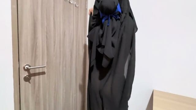 Amateur Hijab Girl Swallows Cum Fearing Pregnancy From Big Dick