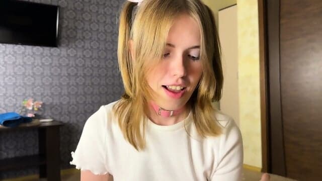 Amateur Alt Girl Hired With Toys Gets Surprise Huge Cock